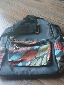 Bag 🎒 with lots of pkt