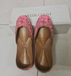 Pink Embroidered Juttis