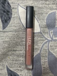 HUDA BEAUTY Liquid Matte Lipstick