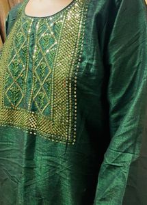 Elegant Green Kurta with Gold Embellishments