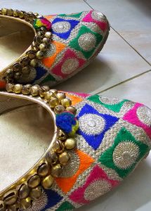 Embroidered Jutti Mojari Flats