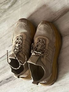 Chunky beige sneakers