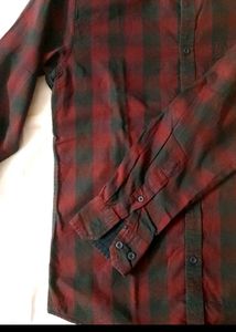 ROADSTER Men's Red &amp; Black Plaid Shirt