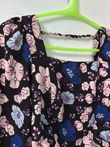 Chic Floral Square Neck Crop Top