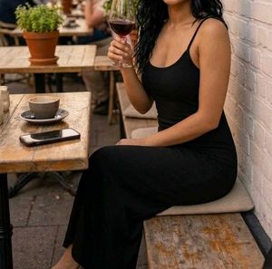 Chic Black Ribbed Maxi Dress