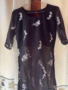 Elegant Black Kurta with White Floral Embroidery