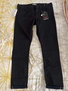 Levi's 711 Skinny Jeans - Black