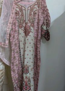 Beautiful Pink 🩷 Suit