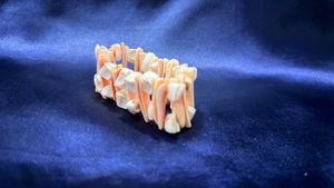 Peach White Natural Shell Bracelet
