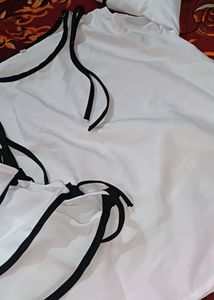 Korean Top🐰 In Colour White And Black...🌸 You'll