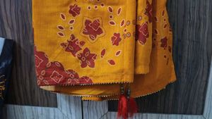 Elegant Mustard Traditional Saree 🫶