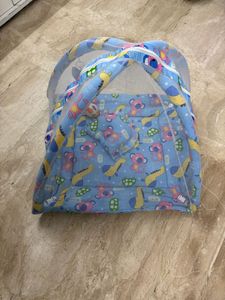 baby bedding set with pillow and mini stuffed toys