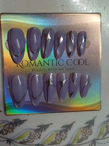 Elegant gel tip Press-On Nails comes with prep kit
