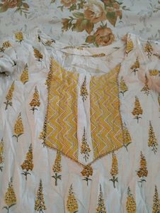 White Kurta with yellow Print +free 🎁