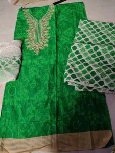✨Green Embroidered unstitched Kurta Set 💚