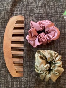 Neem Wooden Comb And Pastel Scrunchies Combo