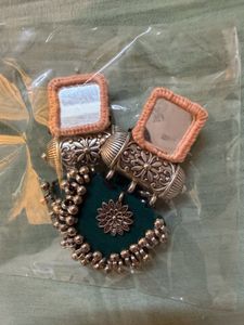10 new earings in 1600