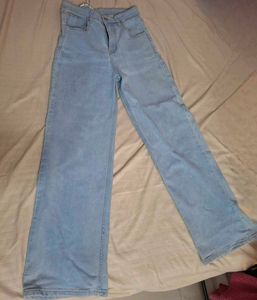Wide Leg Jeans light blue in color
