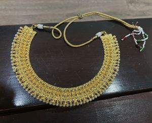 Traditional Gold &amp; Emerald Beaded Choker Necklace