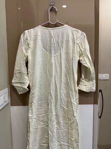 Elegant White Chikankari Kurta