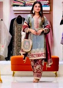 Elegant Teal Velvet Kurta Set with Maroon Dupattat