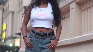HAULTER NECK CROP TOP!