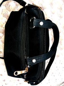 Chic Black Crossbody Bag