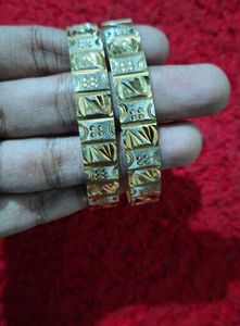 Exquisite Gold Bangle Set