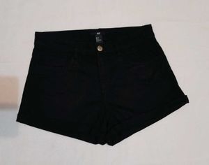 Classic H&amp;M Black Denim Shorts