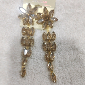 Crystal earing for party wear
