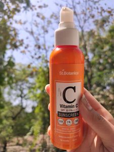 St.Botanica Vitamin C Sunscreen