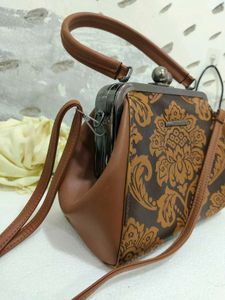 Vintage Floral Frame Handbag