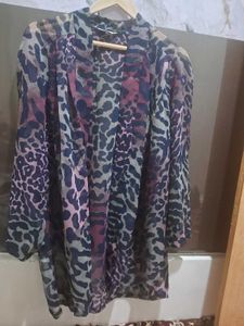 Chic Leopard Print Tunic Top