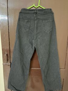 Stylish Wide-Leg Black Jeans