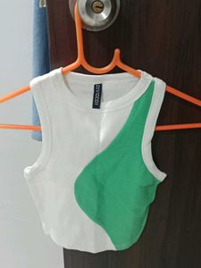 DIVIDED White &amp; Green Crop Top
