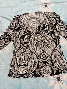 Chic Black &amp; White Patterned Top new
