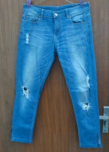 UCB Jeans + WRANGLER Shorts