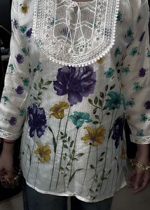 white colour Short Kurti for Girls / woman Whig
