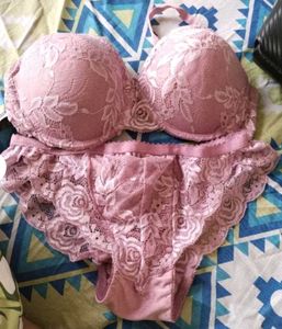 Lace Bra &amp; Panty Set