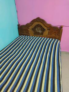 Very Good Condition 🛌 Bed 🛏️