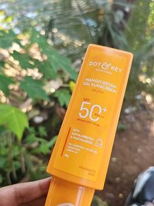 Dot & Key Mango Detan Gel Sunscreen SPF 50+