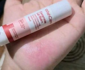 moisturizing lip balm