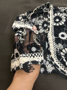 Lace,Net And Embroidered Shrug For Girls Of 5-7 Yr