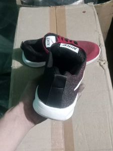 NEW NO USED SPORTS SHOES FOR MAN.