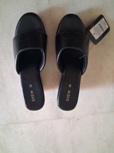 Stylish Black Wedge Sandals
