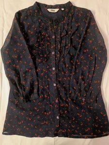 Chic Floral Print Button-Up Shirt