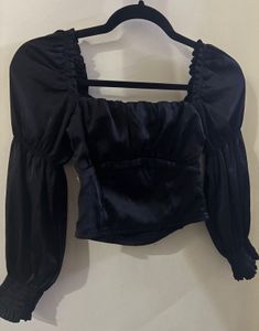 H&M Black Puff Sleeve Crop Top