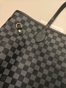Stylish Checked Tote Bag