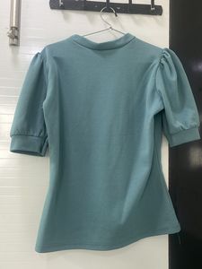 top with balloon sleeves