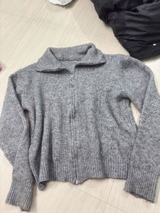 Gray Zip-Up Knit Cardigan